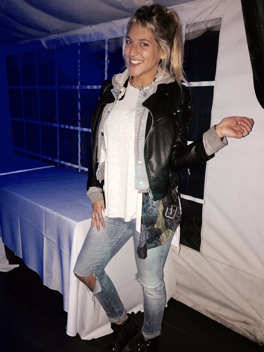 Marian_btc's tweet photo. Feliz de cumplir un año contigo @BLanzelottaOK me haces bien pendex! Aqui estoy acompañandot en lo q mas t gusta💋 https://t.co/zYlkiuCcP4