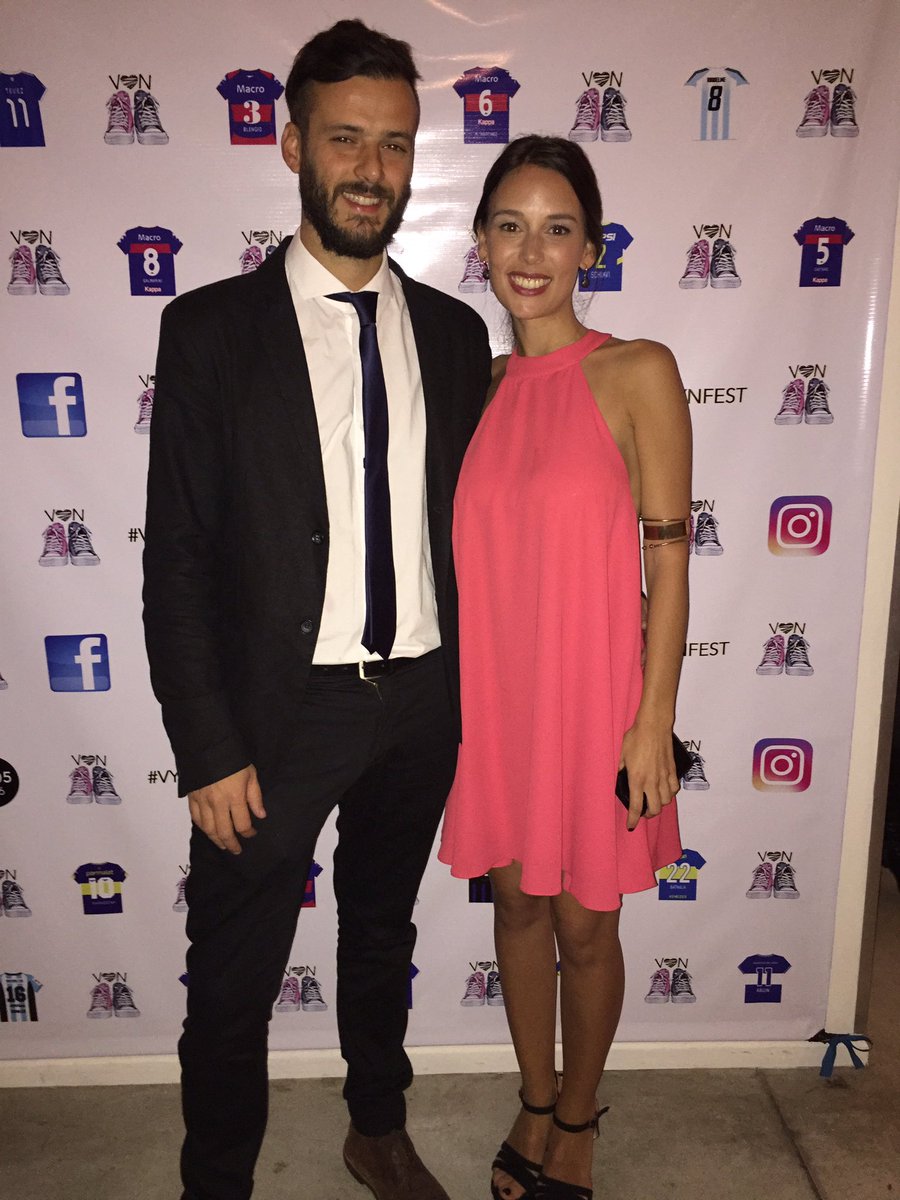 sofialarizza's tweet image. #vynfest