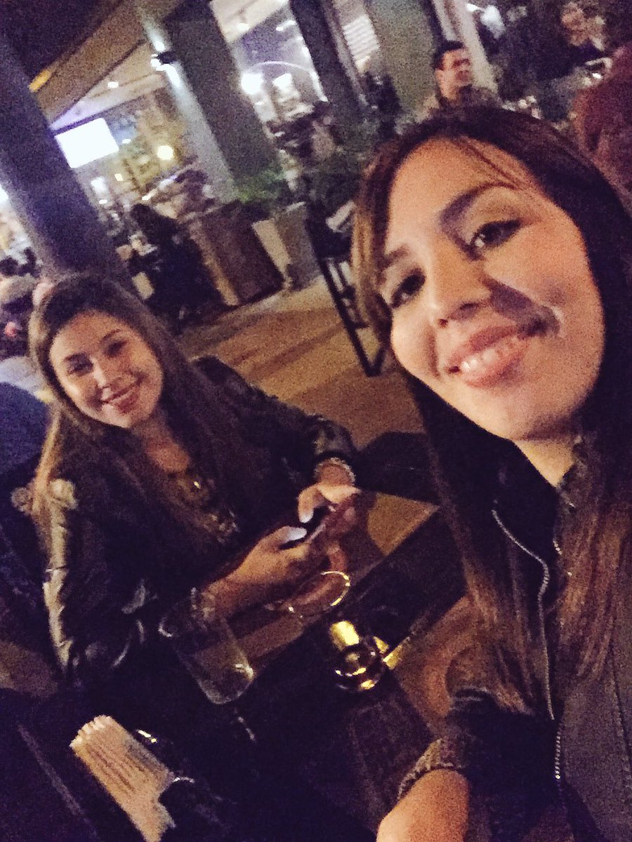 caroiguazu's tweet photo. Aca, cacheteando yo con mi mejor amiga @Anhael ๐โค๏ธ #Zythum #Iguazu https://t.co/HwiytsD4iH