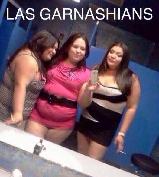SOYDARIOSB's tweet photo. #YoSiTeDedicabaLaDe nadie pasa de esta esquina aquí mandan las divinas #SabadoDeGanarSeguidores #sabadodebellezas 👯 https://t.co/TSrf5SaX5r