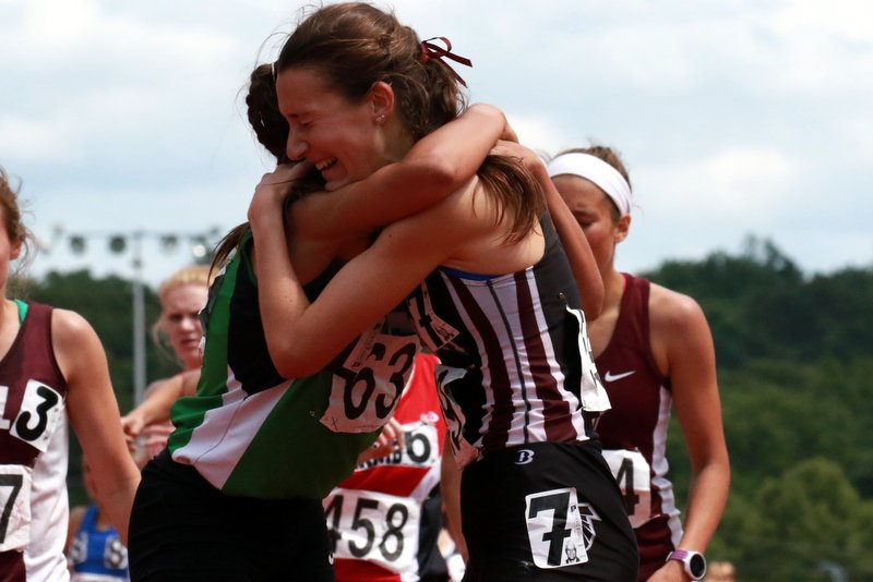 greghall24's tweet photo. How can you not feel great for Summit's SR, @Melisaurus_Rex and her 800 title? She sure is happy! @MoMileSplit https://t.co/eq5CYN6wFz