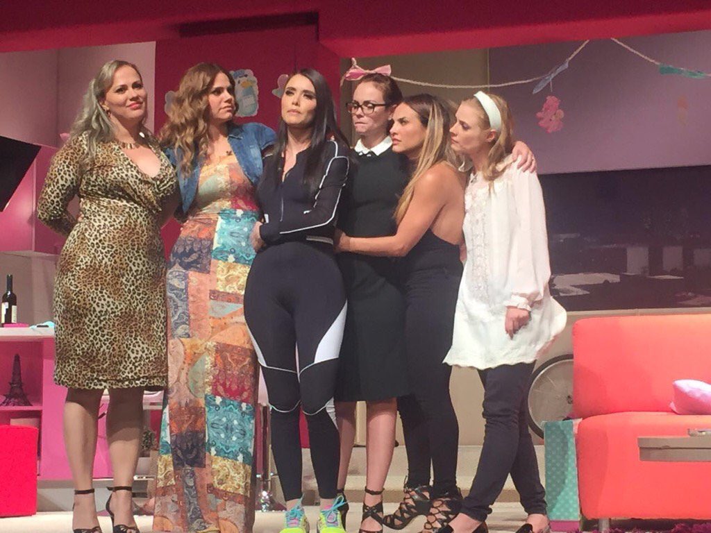 luzelenafans's tweet photo. Felicidades @LuzElenaGlez por el@estreno de tu obra de teatro 🎭🎭 #AnatomiaPerfecta https://t.co/Py6rM7qdrI