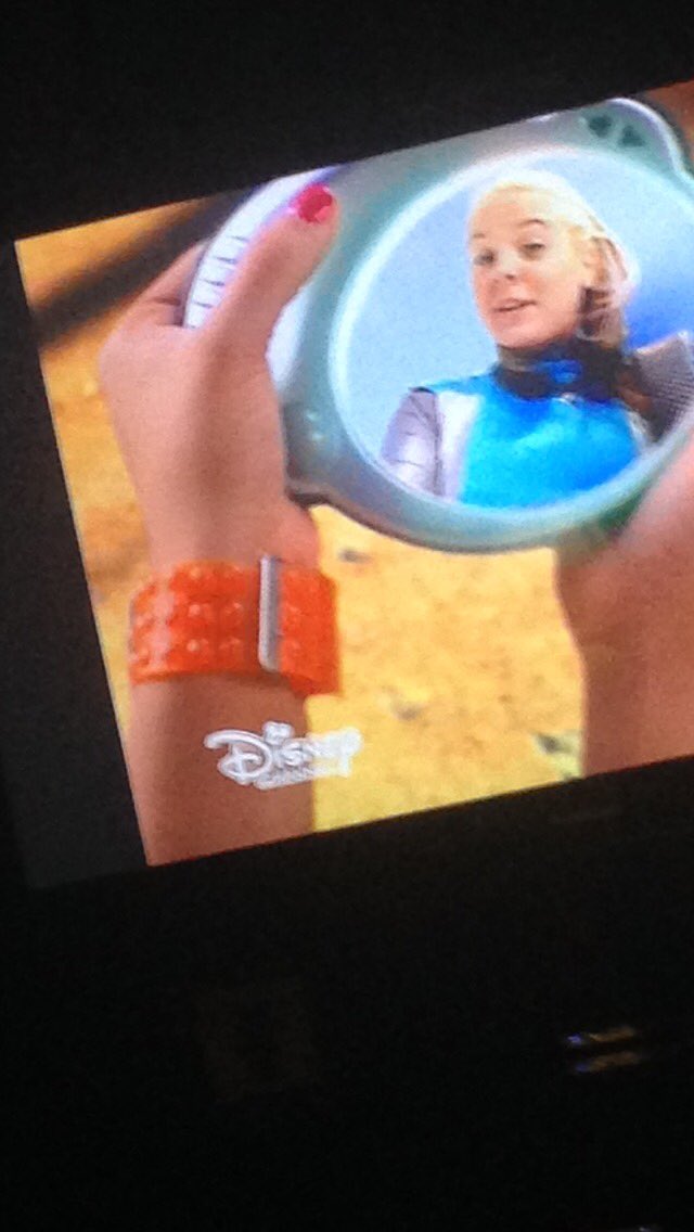 Sucker4Happines's tweet photo. That moment when you realize that Zenon &amp; her friends was facetiming before facetiming was a thing. @ZapsFromZenon https://t.co/44ArgcNTBi