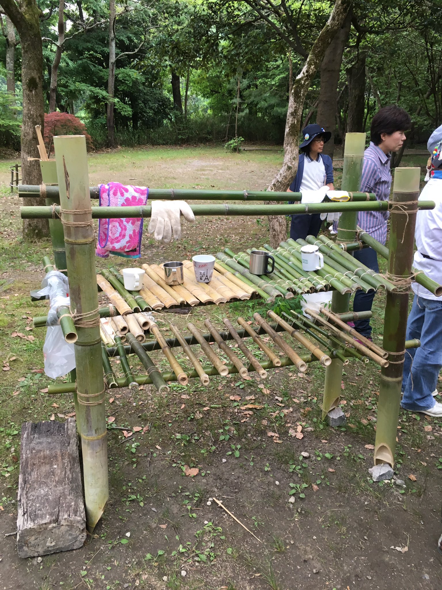 ガールスカウト奈良県連盟 on Twitter &quot;ガールスカウトキャンプクラフト キャンプの前に 竹で作る立ちかまど、棚 の作り方研修会