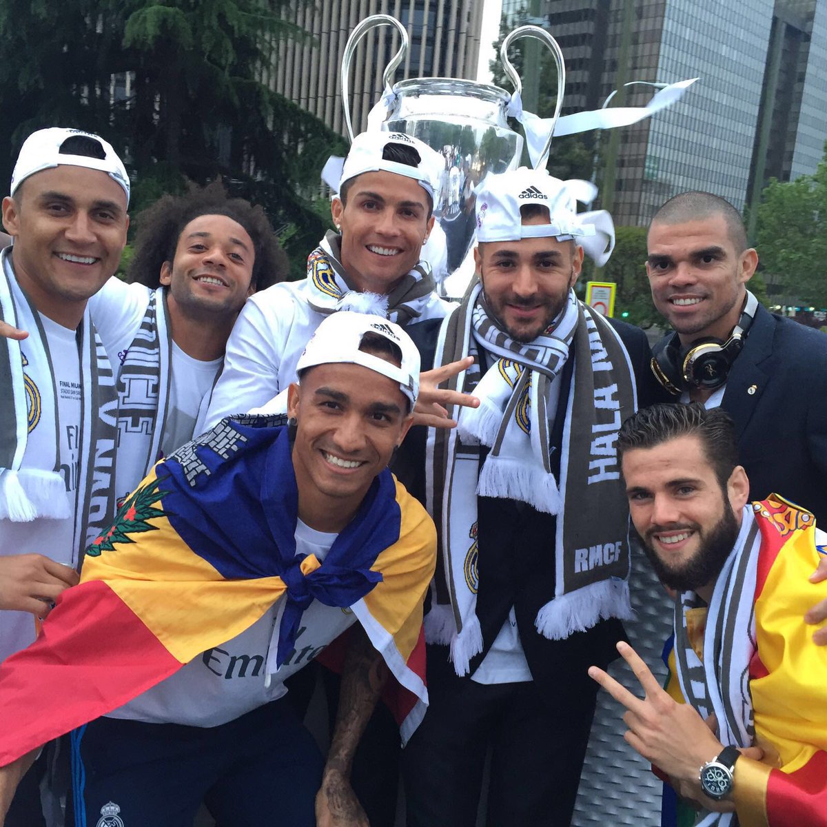 Karim Benzema tweet media