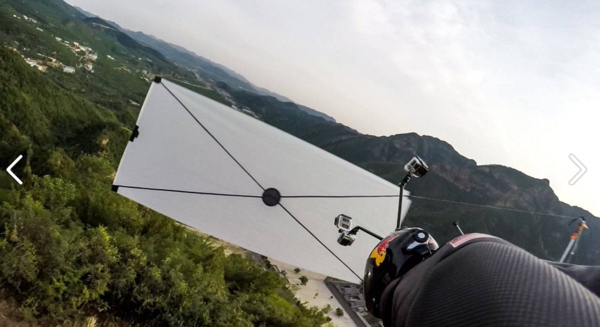 XHSports's tweet photo. ’@jebcorliss' #HumanArrow at #greatwall. He drops from 6000 feet, flies at 120 mph and hits an apple-sized target https://t.co/0BYAj9zRFa