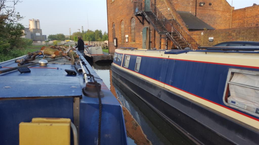 NbChangingPace's tweet photo. Morning and we're off whilst others are still sleeping #BCNChallenge #ChangingPace https://t.co/A5S1meeXSn
