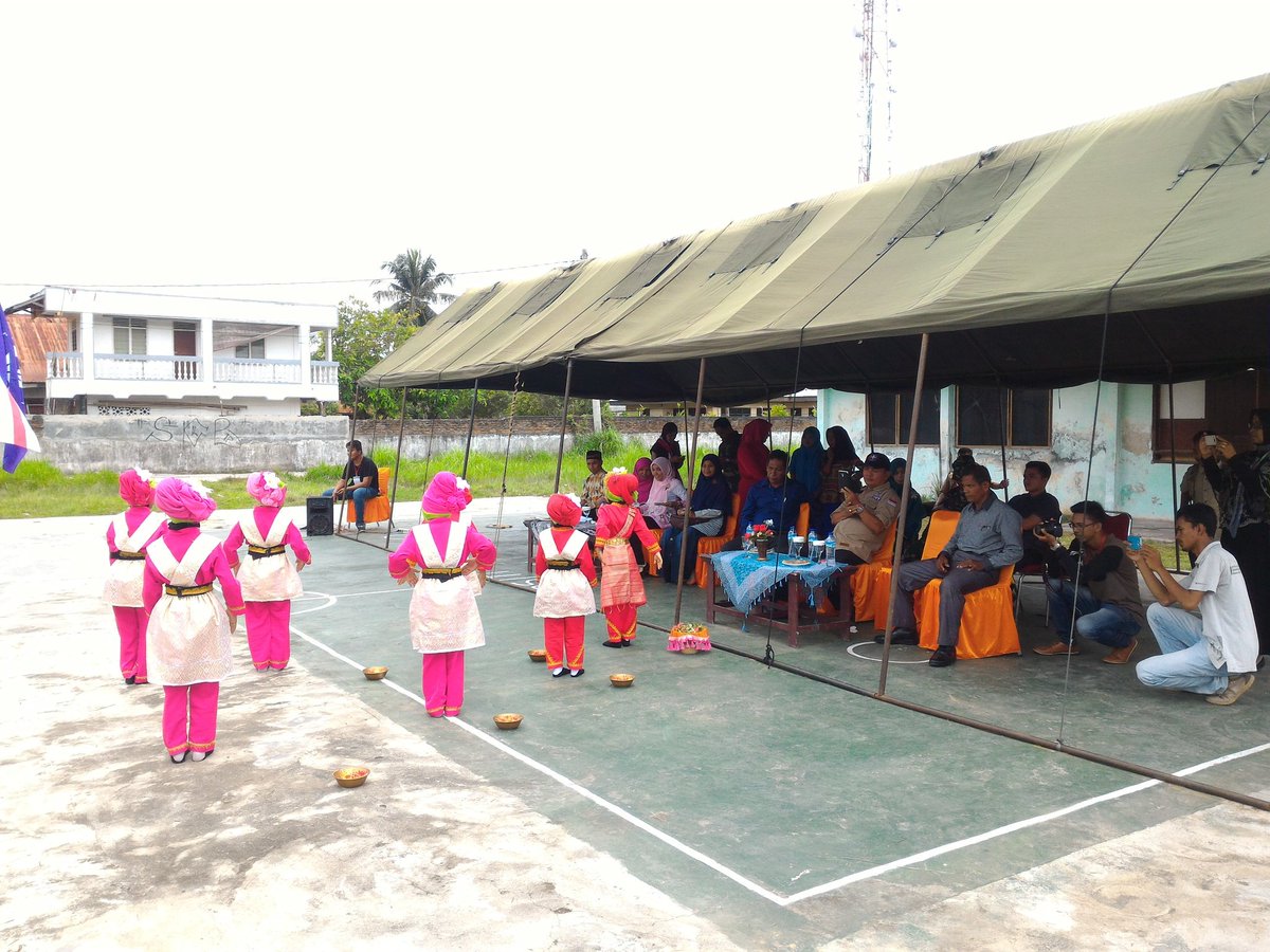 RelawanPintar's tweet photo. Sesi Pembukaan #JAAU2016 https://t.co/3bzCfqiQUW