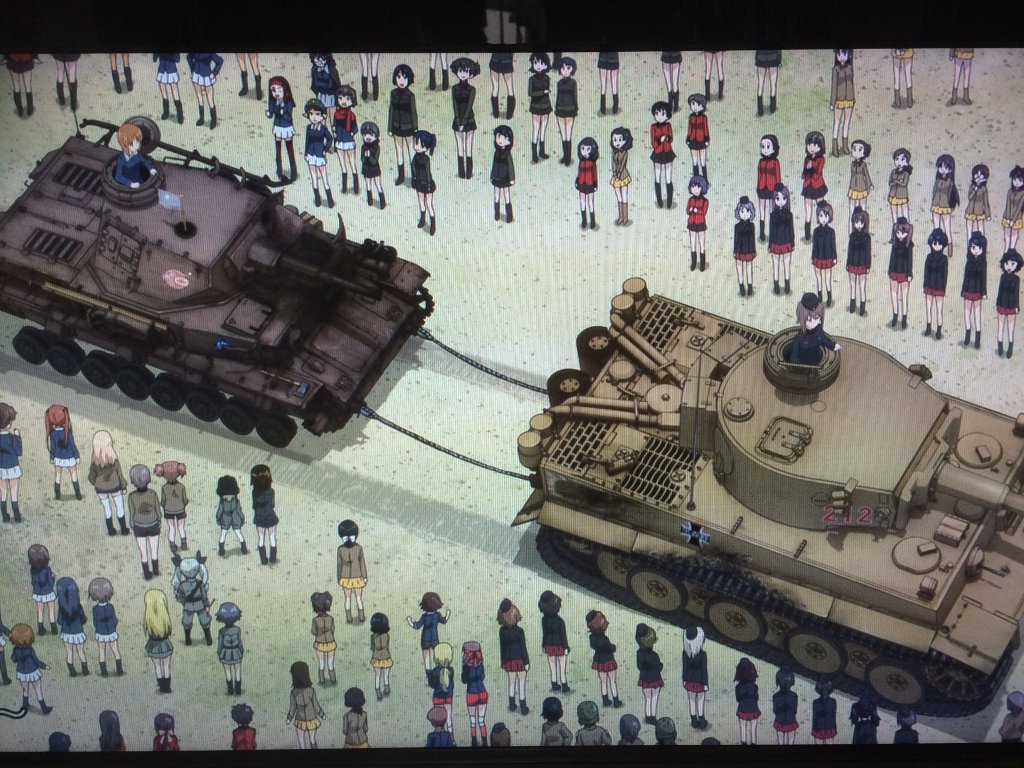 ট ইট র やす 伝わらないかもしれないけどガルパン劇場版の好きなシーン 各校生徒がバラけている中で綺麗に整列して隊長を出迎える黒森峰生