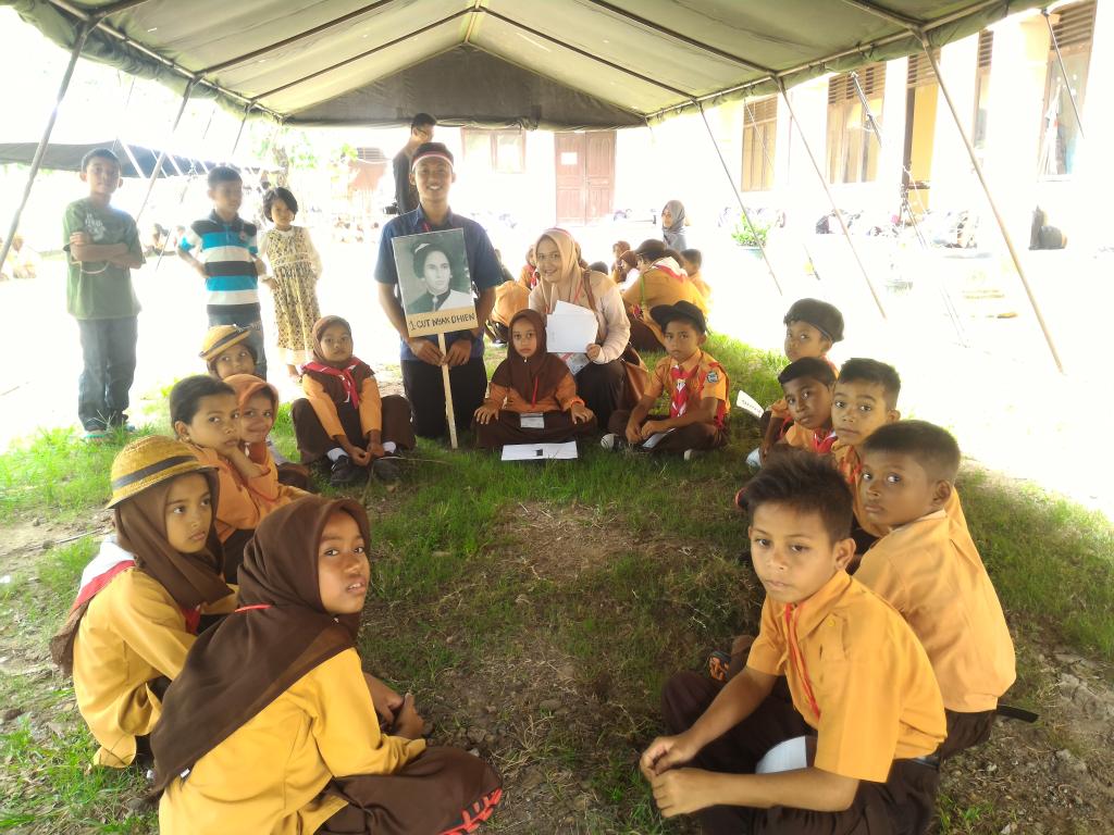 RelawanPintar's tweet photo. Kelompok Cut Nyak Dhien #JAAU2016 https://t.co/jsxpArw8a6