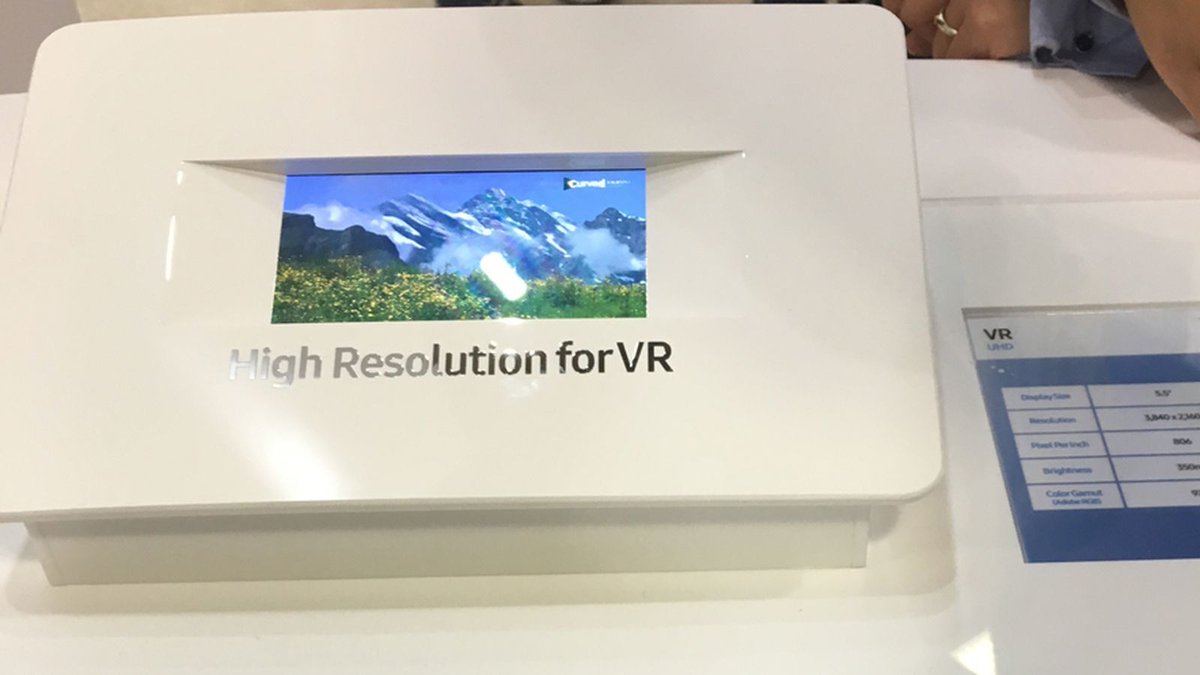 TheMalia's tweet image. .@samsung's next smartphone display was designed for #VirtualReality buff.ly/1U1uuuo #VR