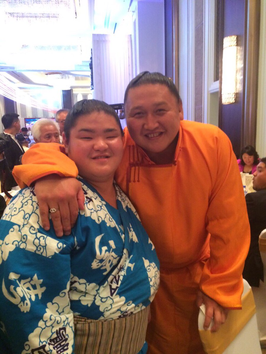 森本竜司 元白海竜 今日は旭天鵬関の断髪式でした 断髪 した後挨拶に行ったら 竜司 髷なくなっちゃったよ ありがとうね と言われ言葉が出ませんでした 本当にかっこいいです これからも優しくてかっこいい大島親方こと 旭天鵬関でいてください 有難う