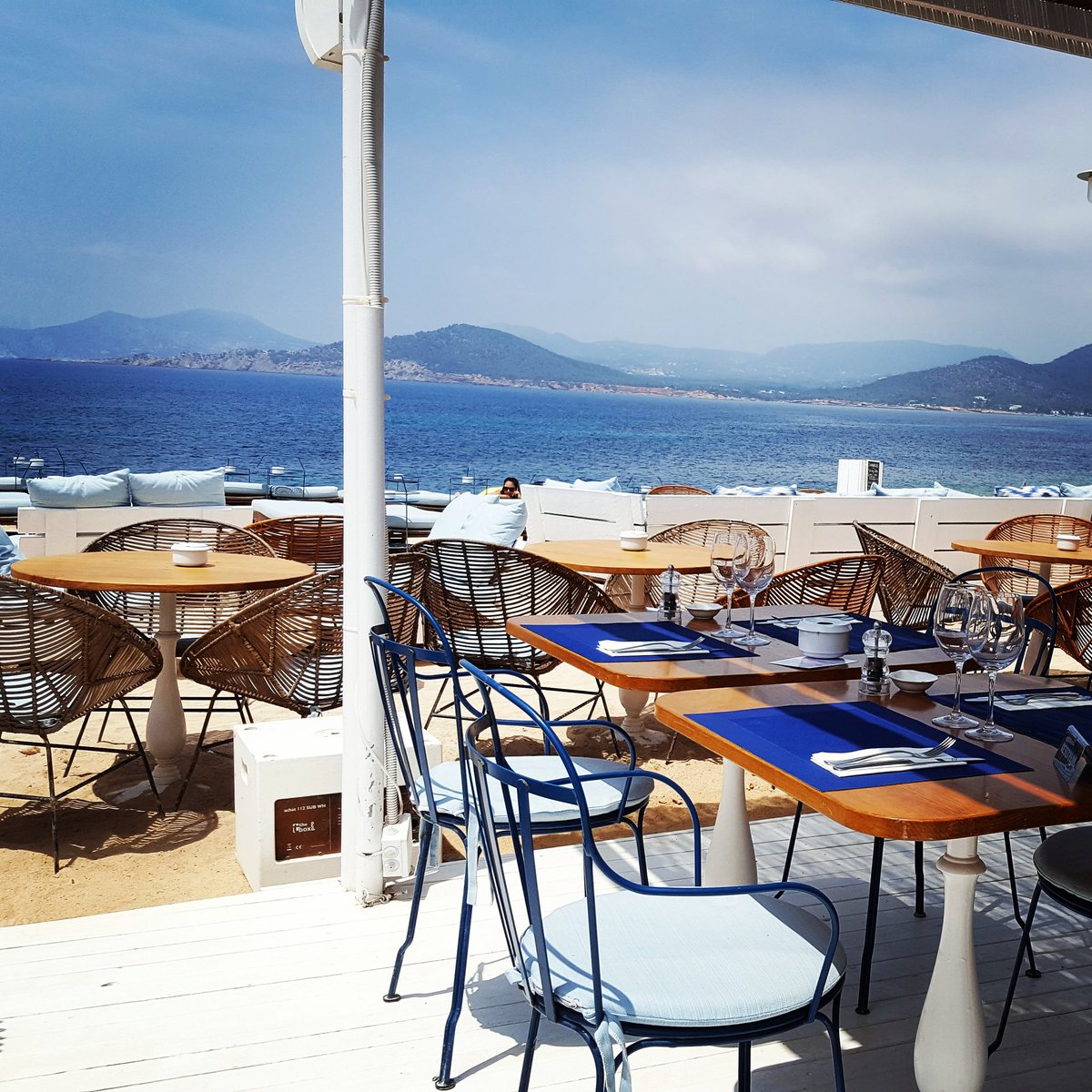 #JoanBenet Extra Virgin Olive Oil in <a href="/ECCBeach/">Experimental Beach</a>. Fantastic place. #Ibiza #foodie #yummy #gastronomy #Aove