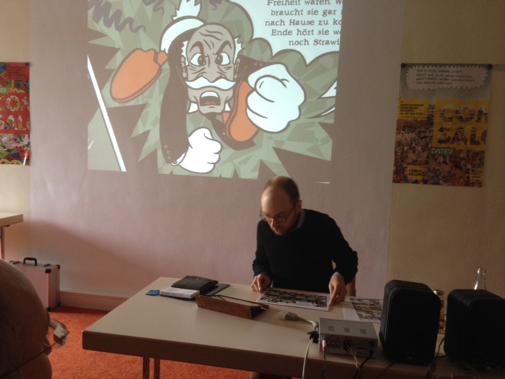 jamesturek1's tweet photo. #simonschwarz gives a knockout reading for #erikafuchshaus #cse16 https://t.co/7k0rZlIIlf