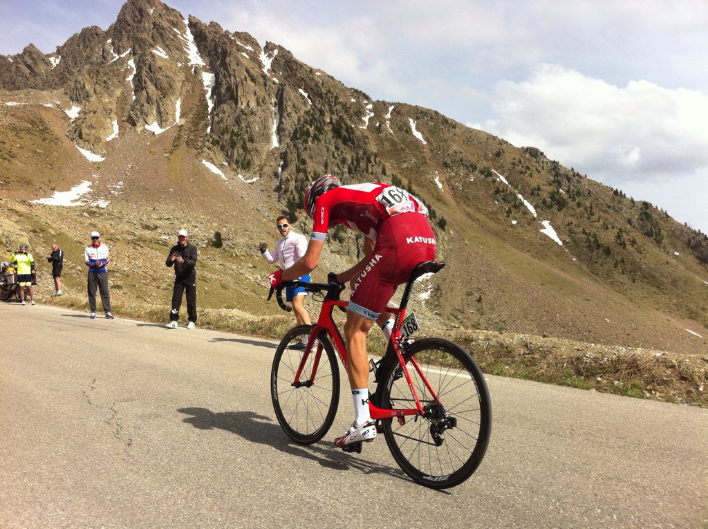 Congratulation @katushacycling really fast at the giro d'italia for the win today #coldelalombarde #giro