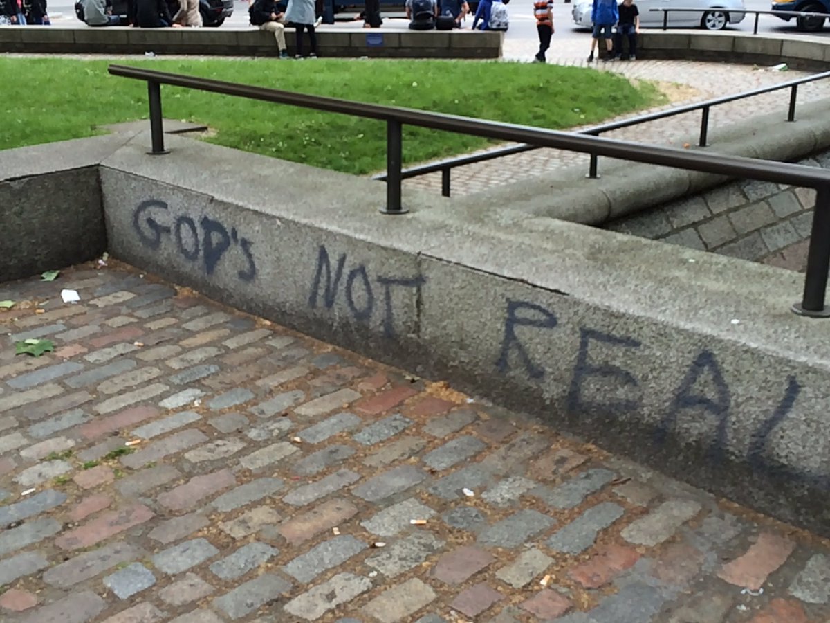 Wilberforce_RE's tweet photo. Outside Westminster Abby #GodsNotReal or #GodsNotDead https://t.co/Uf1JTEScXx