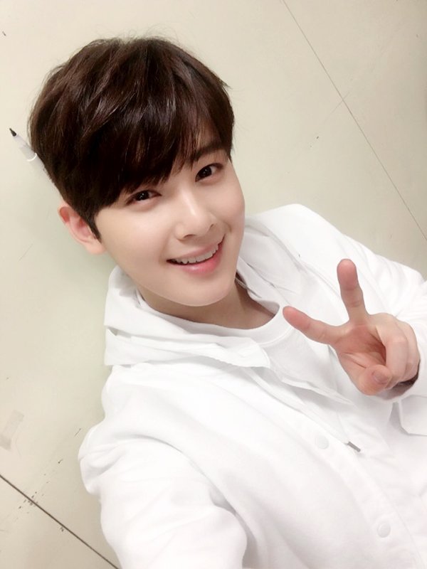 뿌우우웁!!산하가많이슬퍼요 ㅠㅠ 왜냐하면...은우형이 너무보고시퍼요오오옹 으아아앙😱 #차은우 #산하가보고픔