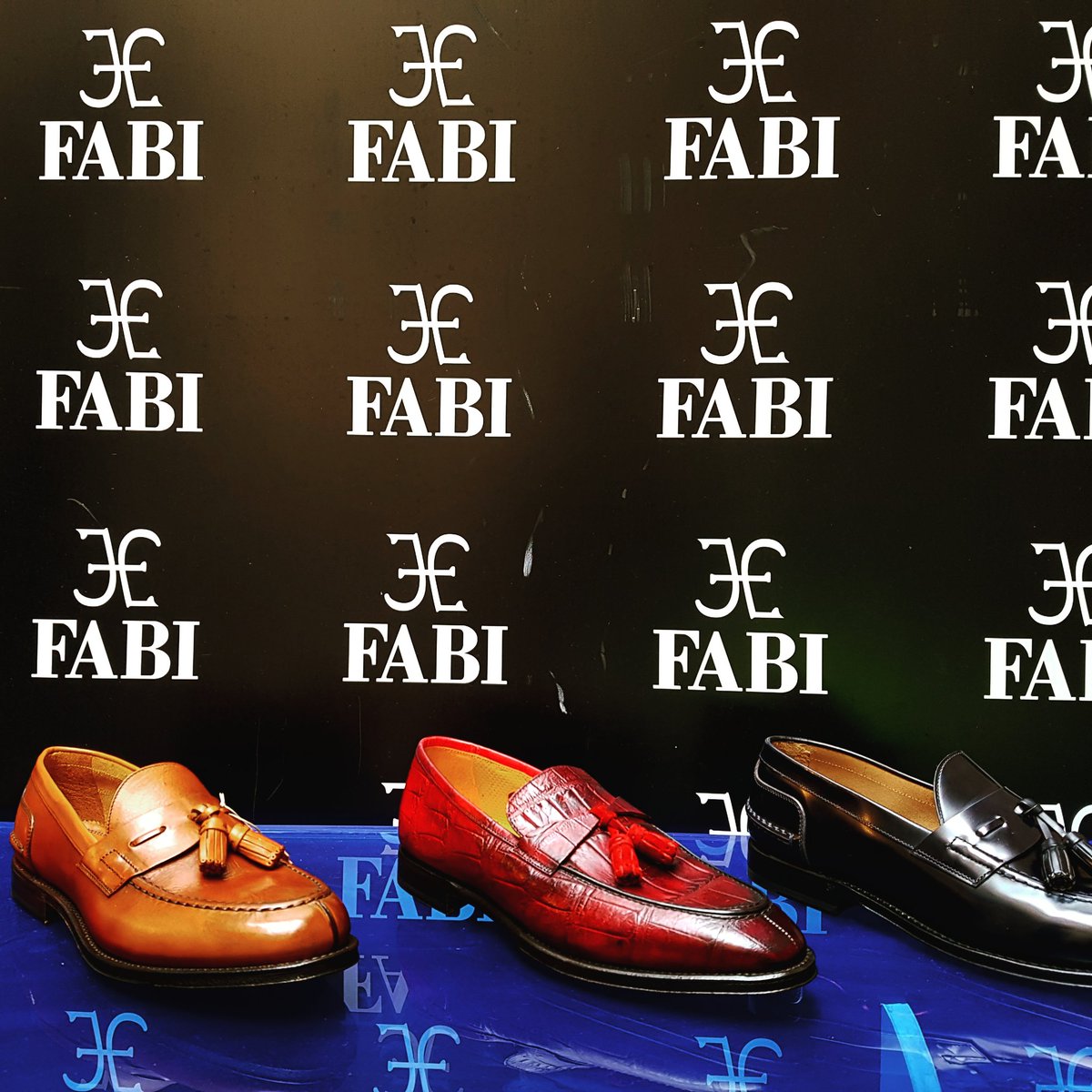 parisianinrome's tweet photo. Tappa romana del "Artigiano in Tour - Fabi Shoes".  
#artigianointour #FABIshoes #FLEXGOODYEAR https://t.co/2iBgiclp39