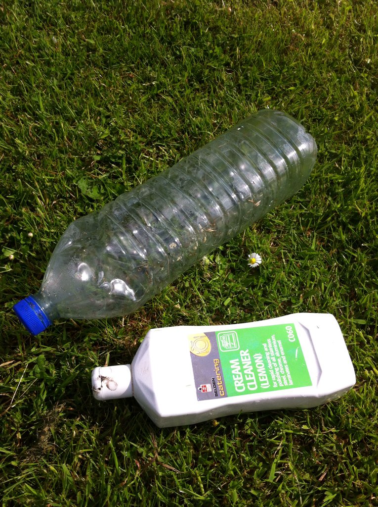 ShellsEllison's tweet photo. #greatglensup day 1 plastic find. How many plastic bottles will we collect today? @Meekroadventure @Lizzo010 https://t.co/Xk5Z5d3Wn7