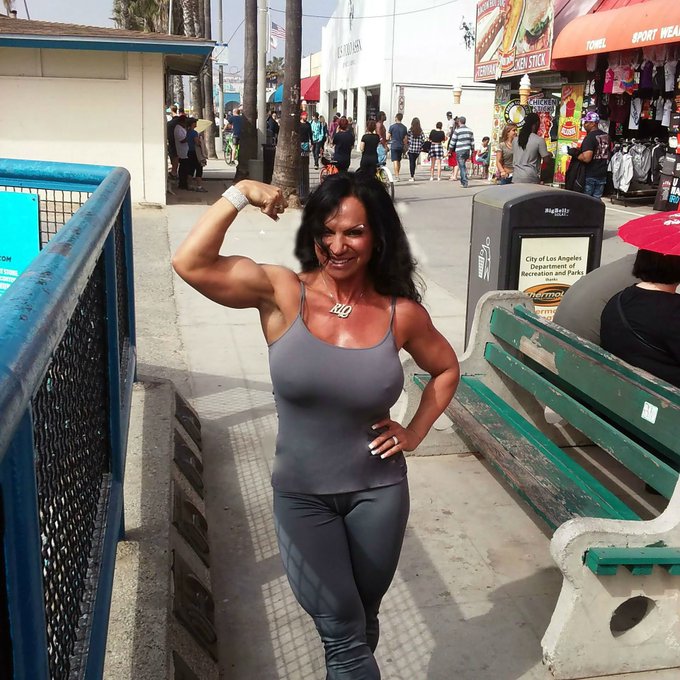 Watch XxXRhondaLee's leaked NSFW photo on TwXstars