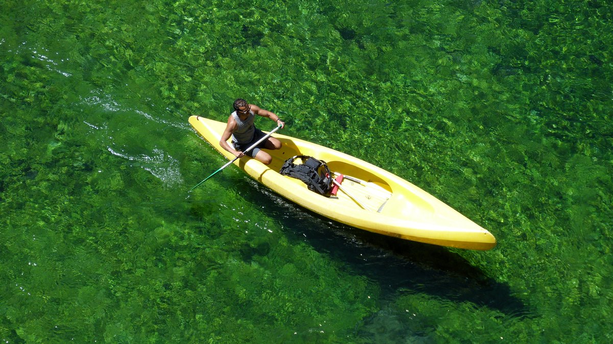St3v13D's tweet photo. #lasorgue #sorgue #france #frankreich #provence #fontainedevaucluse #canoe #kanu #canoeing #sport #vacation #urlaub https://t.co/lqgL6Xr5gE