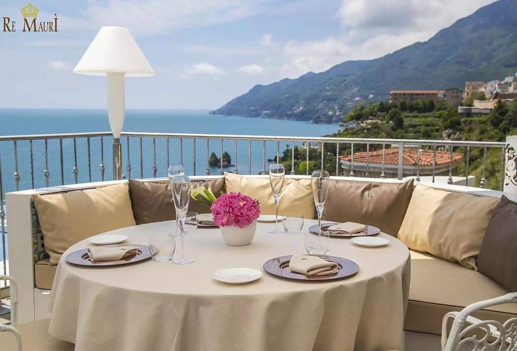 UltraVaganza's tweet photo. #buonadomenica 
#nofilter #remauri #amalficoast #salerno #vietrisulmare #sunday #seaside #michelinstar #instalove b… https://t.co/RGMuP7o1ep