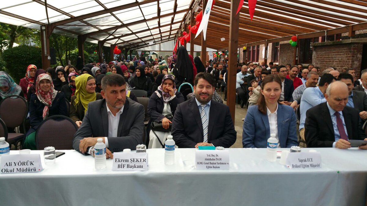 kemalerguen's tweet photo. Teşkilatımızın okullaşma süreci bağlamında açmış olduğumuz ilk imam hatip lisesi mezunlarını verdi. https://t.co/4wtMwrMgKG