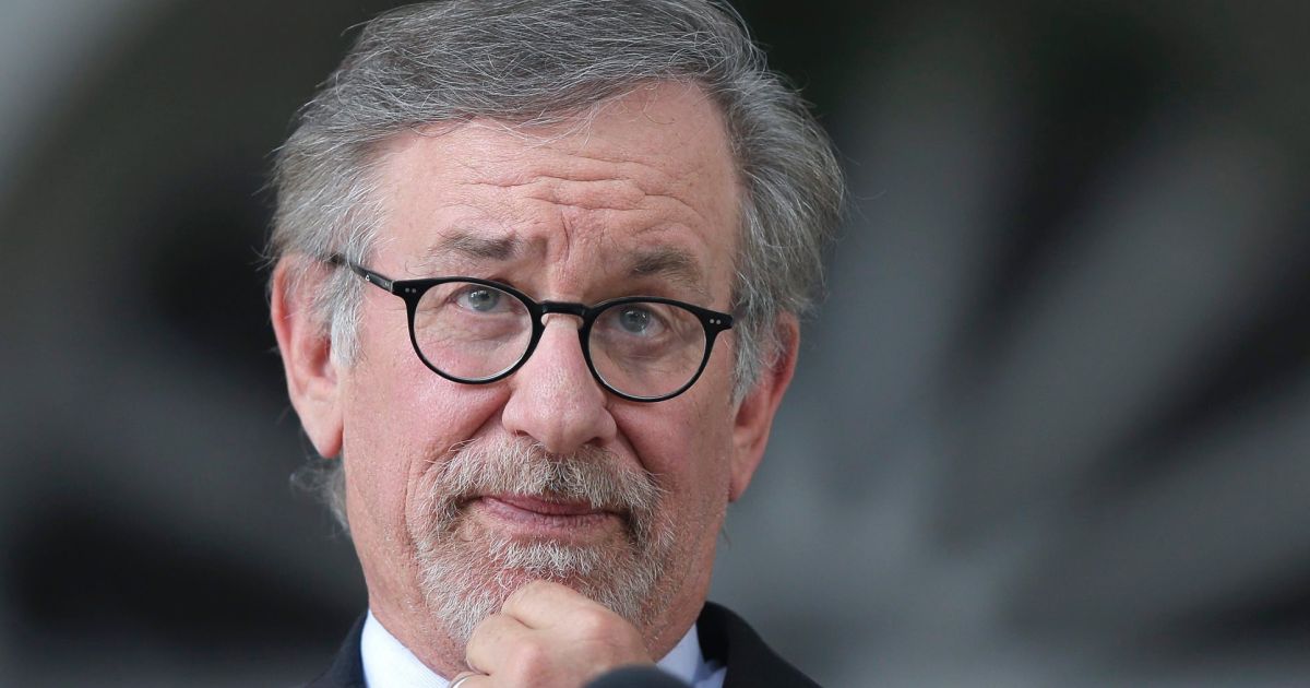 haaretzcom's tweet photo. Steven Spielberg tells Harvard grads: I was wrong to think anti-Semitism was fading https://t.co/afDJbDNtRN https://t.co/mDUP1A8h6r
