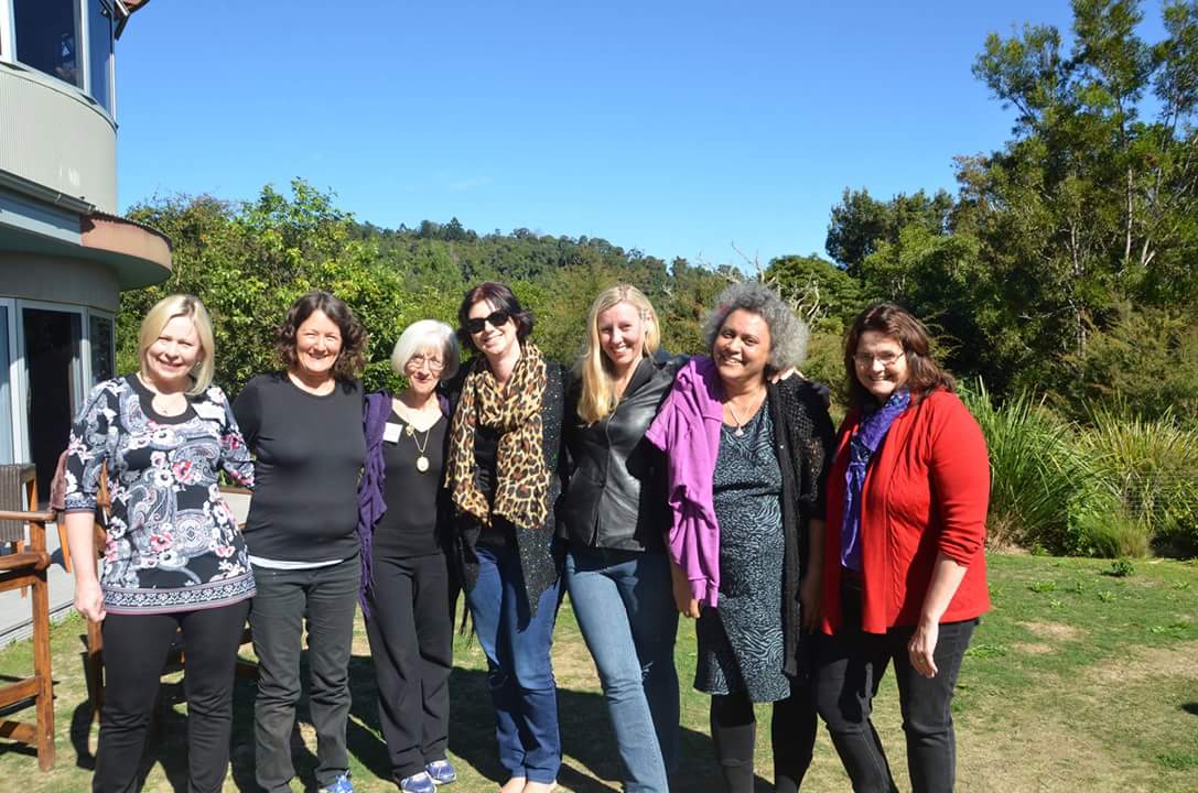 Debbie_Kahl's tweet photo. Wonderful weekend away at O'Reilly's with these beautiful ladies for the annual Rainforest Writing Retreat.💖 #RWR16 https://t.co/U7X3PaUNLm