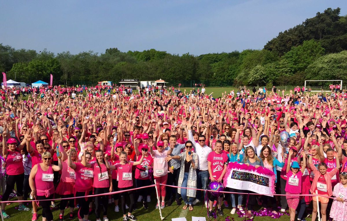 Love being part of such an amazing day <a href="/CR_UK/">Cancer Research UK</a> #RaceforLife Thinking of my Dad. Well done to everyone taking part 👍