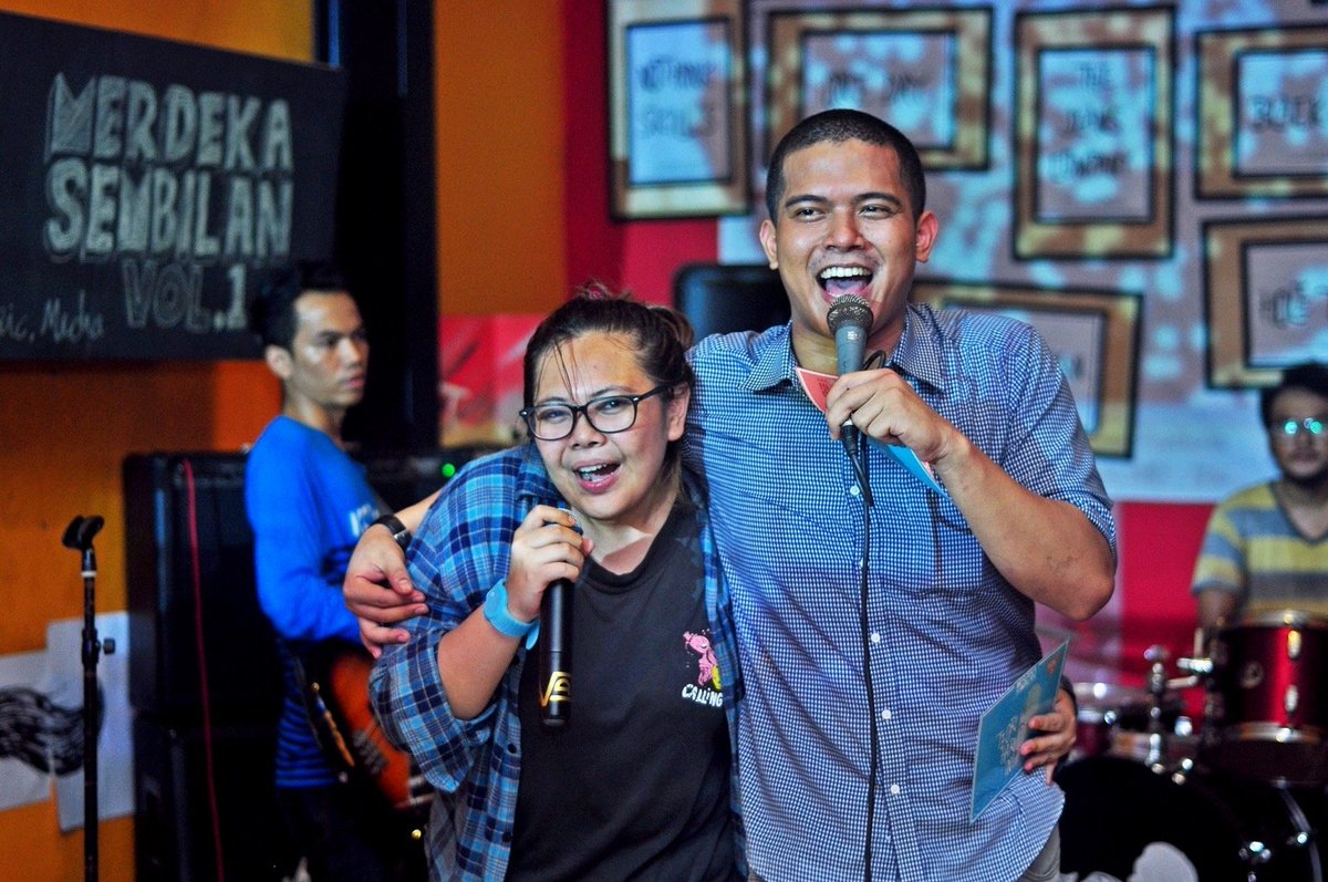 Terimakasih buat 2 orang mc yang sangat antusias