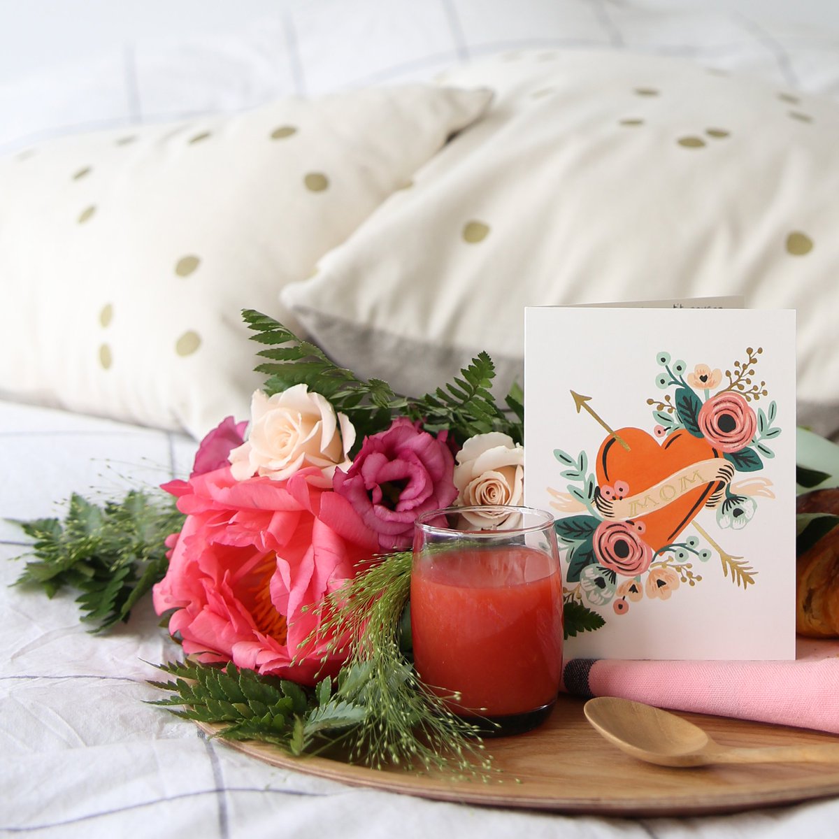 Happy MOM Day!! 
(Merci à mes amours pour ce bed &amp; breakfast parfait ! <3) #FeteDesMeres