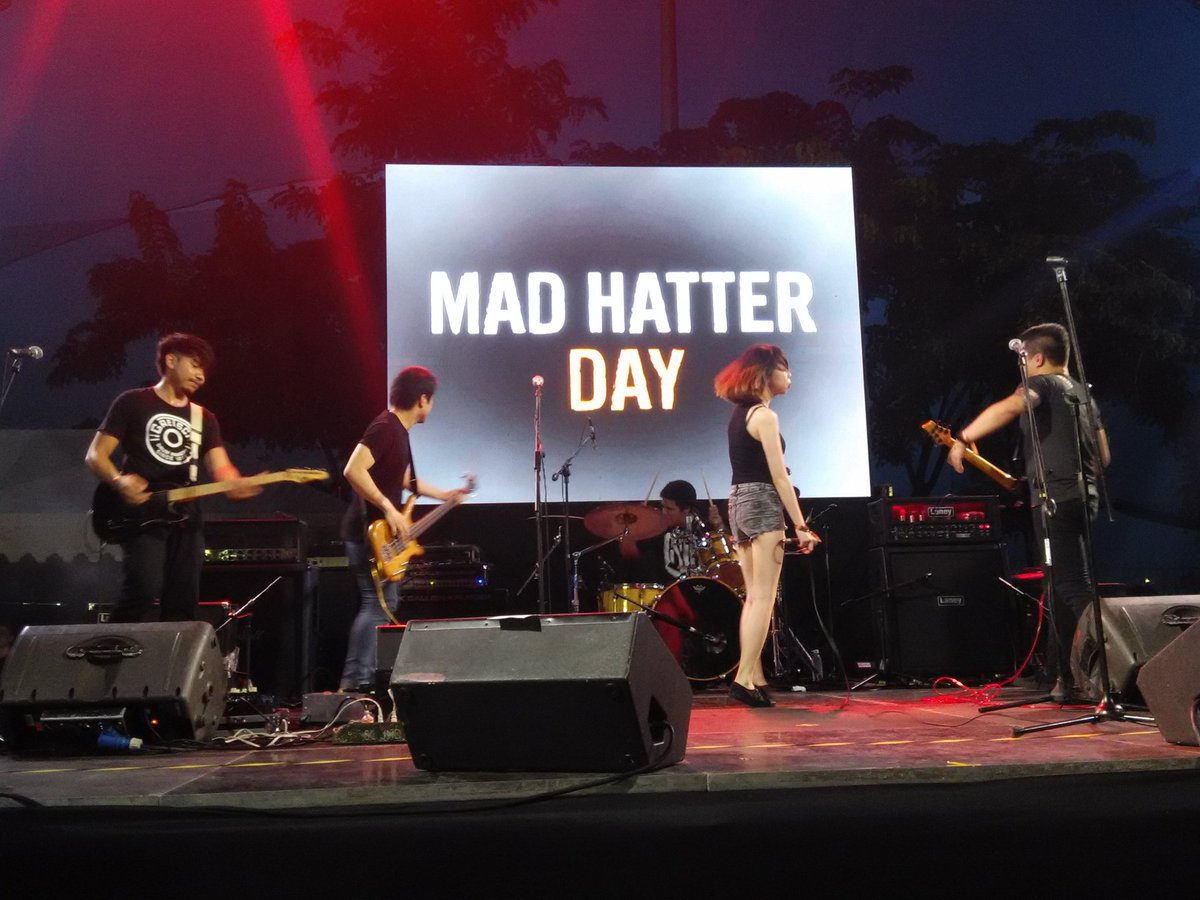 ossydeguzman's tweet photo. Had to make sure I was in damn bloody front for this comeback 💪 @MadHatterDay  @mewacawad #JDFLIndieFestPH https://t.co/IzF1KDAahl