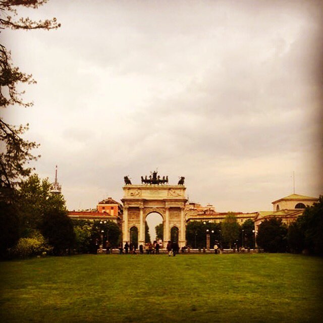 Socialhite's tweet photo. Breakfast in #Portofino, lunch in #Milano, dinner in #LakeComo! Discover our fav spots at https://t.co/FiLYk09mIi https://t.co/RgvTRkMc4I