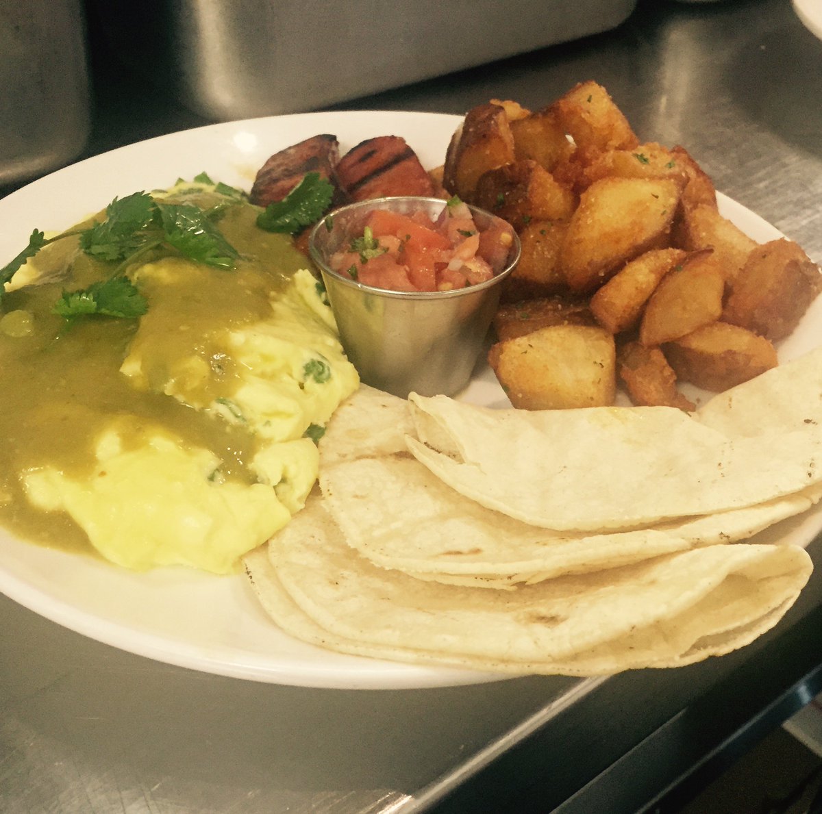 LiveEatLocal's tweet image. In addition to our normal brunch hours, we will also serve brunch on Monday, 10a- 2p. #brunch #longweekends