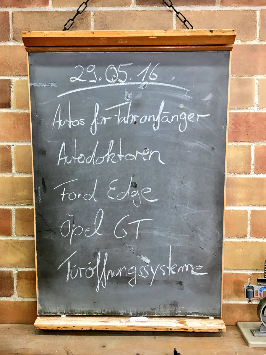 #n24h-Rennen, #Formel1 In Monaco ... Schönes Warm-up Programm für die gute Stunde #automobil! 😬 Ab 5 nur <a href="/VOXde/">VOX</a>