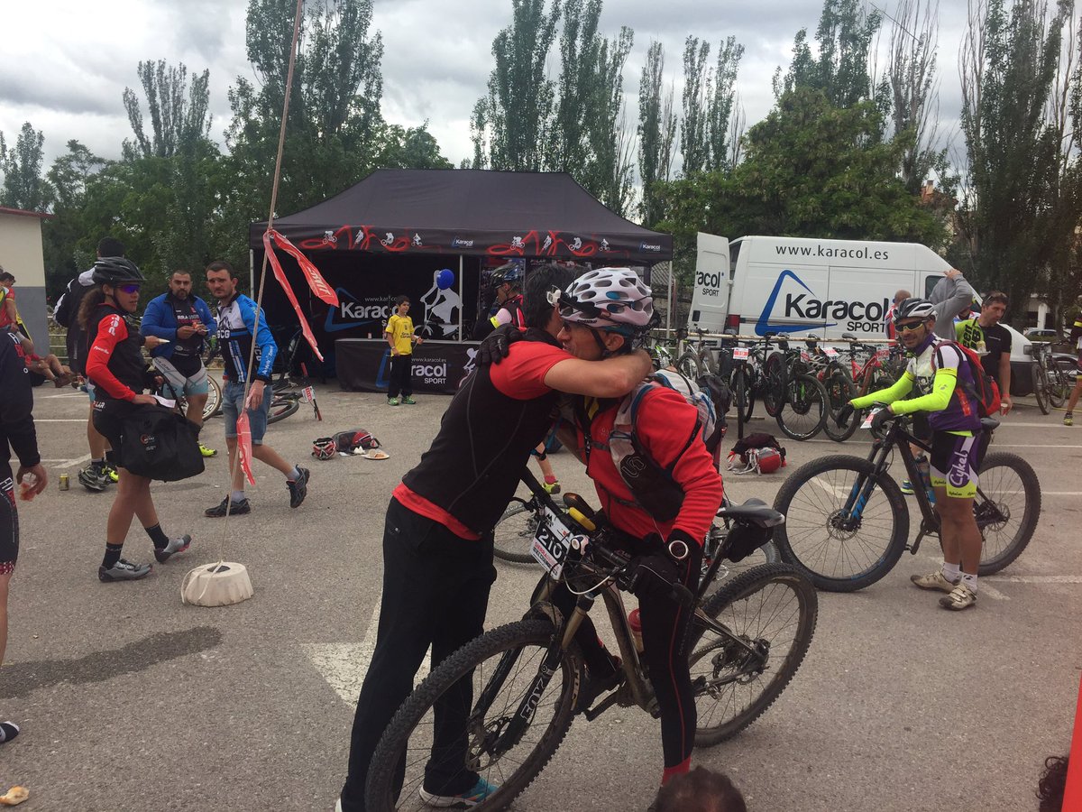 SNBikeChallenge's tweet photo. Siguen llegando corredores de #snbc16 #nonstop a la meta de @AytoTorrelaguna https://t.co/94CFB9alQv