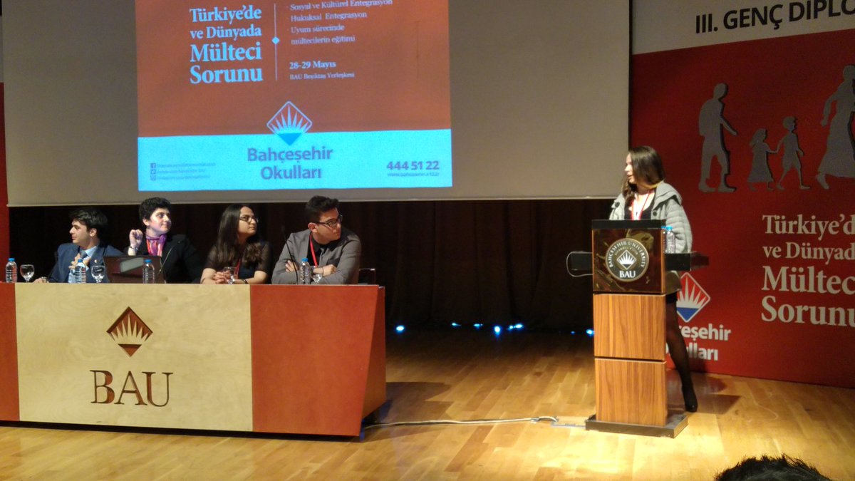 #GençDiplomatlarBAUda "Yapılacak olan konferanslar yazılı haftalarında yapılmasa daha iyi olur." -Adana Delegesi