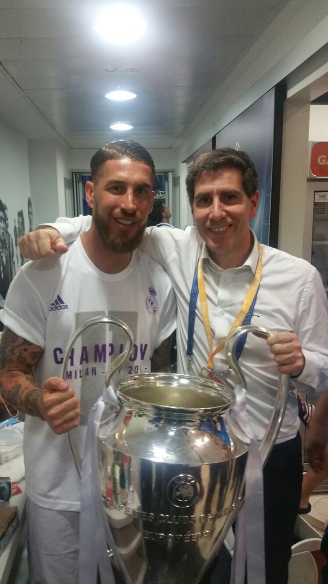 AlaiSportClinic's tweet photo. ¡¡Pero qué bonita es la orejona!! ¡¡Gracias @SergioRamos por dejarte el alma una vez más!! #LaUndecima #HalaMadrid https://t.co/ZODFFCvfDT