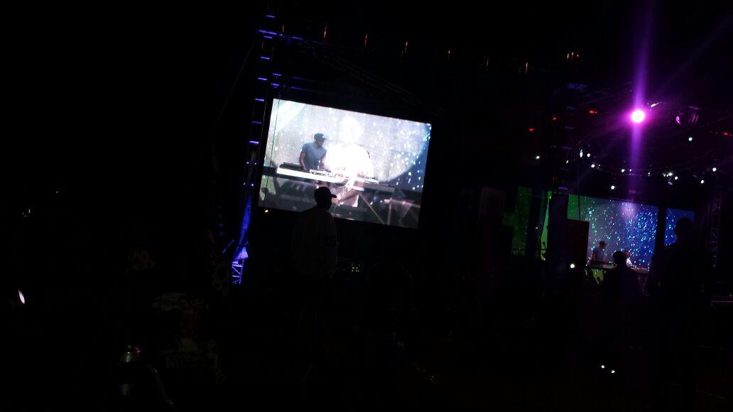 MissDwayneson's tweet photo. #TMF16 @DjMaphorisa @black_motion @AfrikanRoots1 Thanks for night https://t.co/OfTbi4R39m