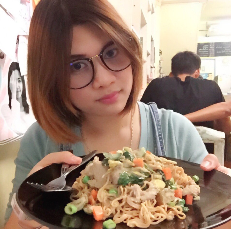 kamonwanooo's tweet photo. ผัดมาม่าจ้า https://t.co/d80qvo4bI7