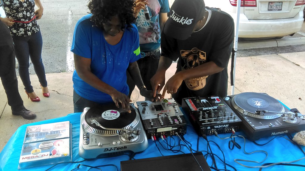 ARTofSKRATCH's tweet photo. #skratch101
#HTX #culture #eachOnEteaChOne
Rt https://t.co/RkqzOTsTgG