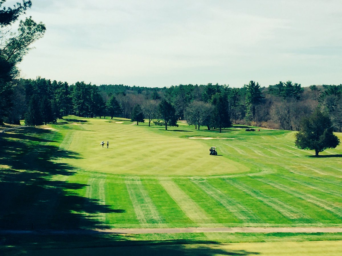 bluehillcc's tweet photo. Looking forward to today's #funscotch event. Shot gun at 4:00pm for this sold out member 9 hole! https://t.co/AXAxwwByC2