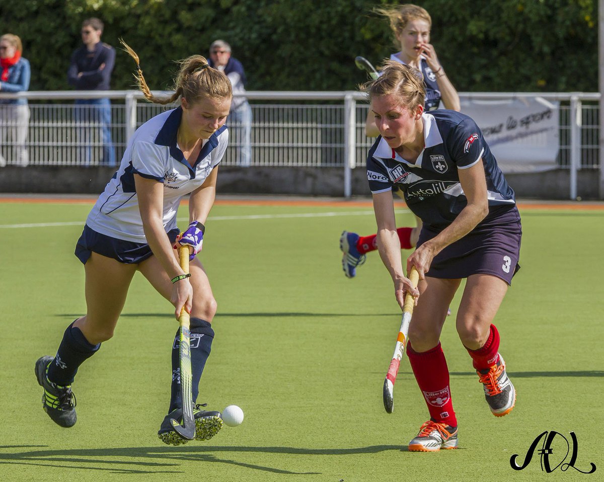 ADLanglet's tweet photo. Félicitations à l'équipe féminine de Hockey #Douai, championne de France ! Quelques souvenirs d'une séance photo... https://t.co/QDd4R46jVY