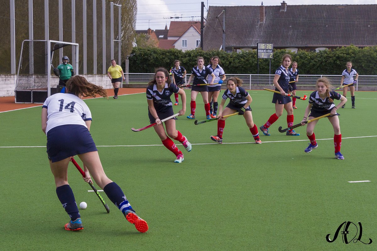 ADLanglet's tweet photo. Félicitations à l'équipe féminine de Hockey #Douai, championne de France ! Quelques souvenirs d'une séance photo... https://t.co/QDd4R46jVY