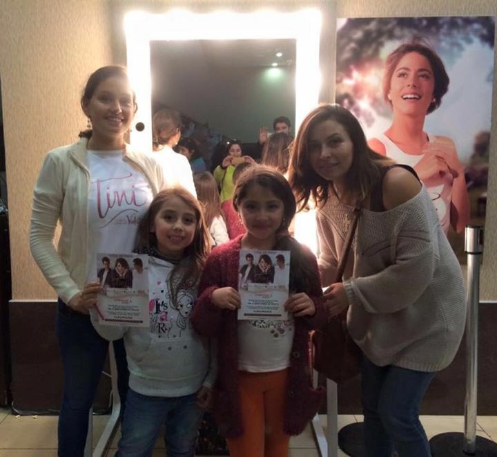 CinemarkChile's tweet photo. HOY de 14 a 18 hrs los esperamos con sorpresas de #TiniElGranCambioDeVioletta en Plaza Oeste 💕 https://t.co/qHyFSbAwwf