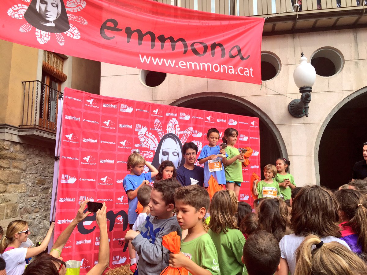 AMPAIESantJoan's tweet photo. Gràcies pares, mares i entitats que vàrem coorganitzar una exitosa "un poc #Emmona": 102 nens/es!#EmmonaAlpinultras https://t.co/hLBlRSXVUn
