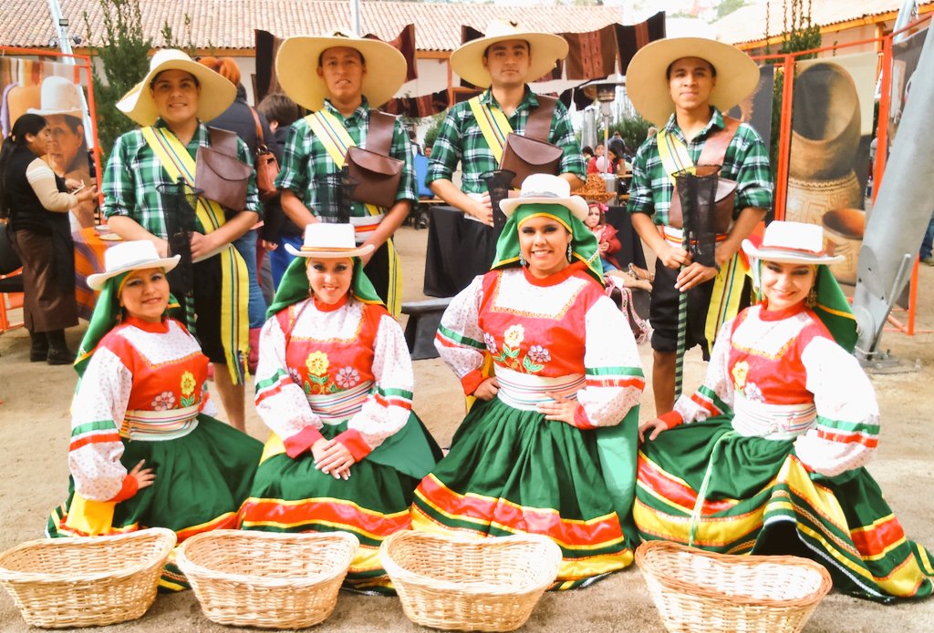 PeruDanzaChile's tweet image. Ya estamos nuevamente en #Artesanos2016 junto a @Arteoriginario @ElPeruEnChile @Muni_LasCondes #PasiónPorElPerú