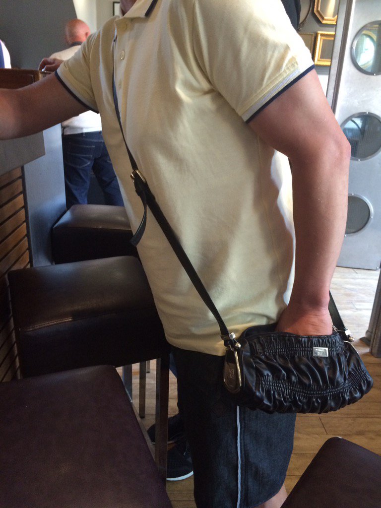 frostybutcher's tweet photo. Blokes with handbags... #Chorlton https://t.co/X4qdfqGYf0