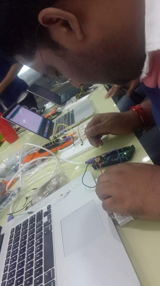 anand_sumit's tweet photo. #IoT #airpush #NextBigThing https://t.co/F9edCnCwvQ